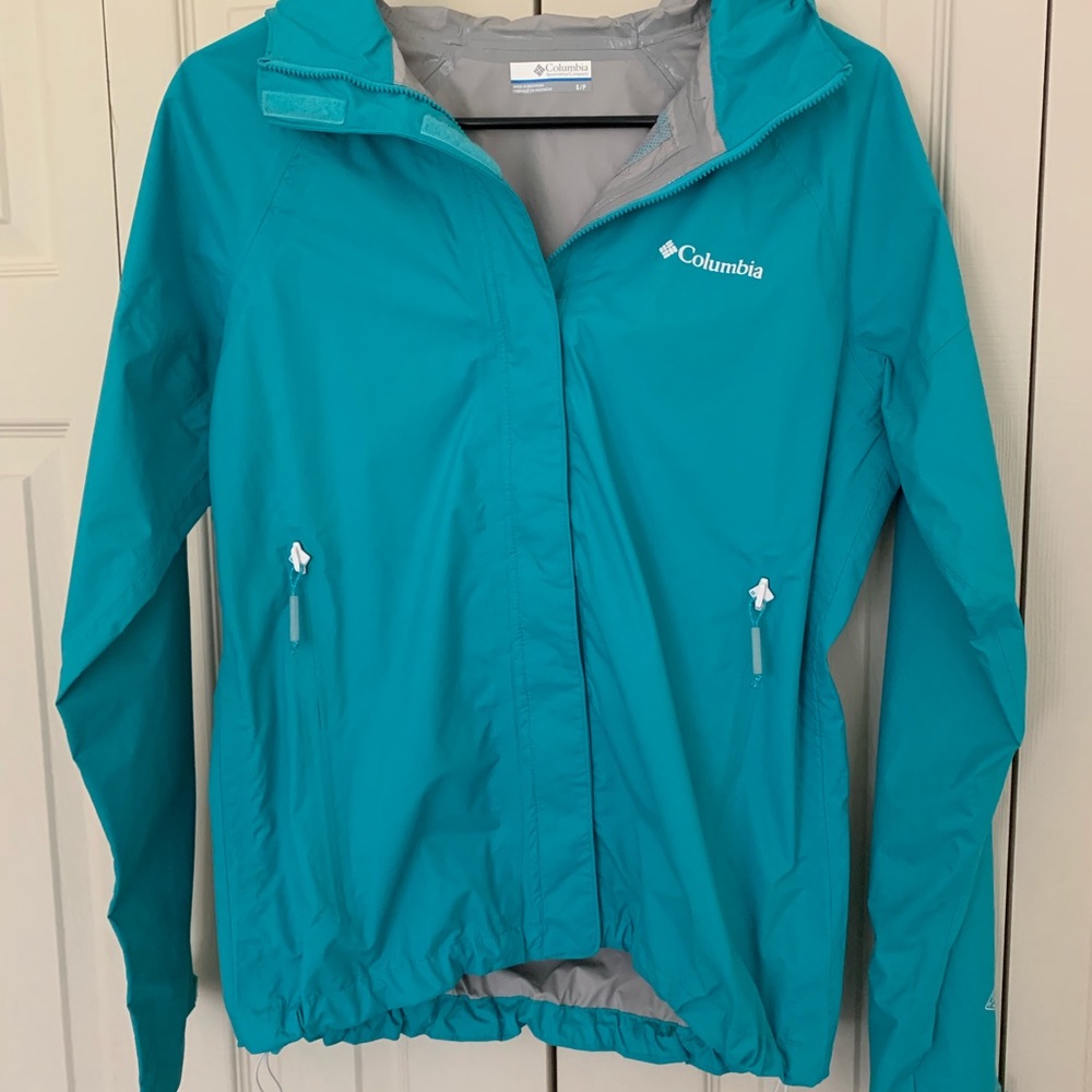 Columbia windbreaker/rain jacket with hood